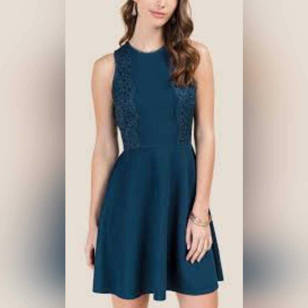 Francescas teal lace sexy open back size medium‎ fit/flare party holiday dress